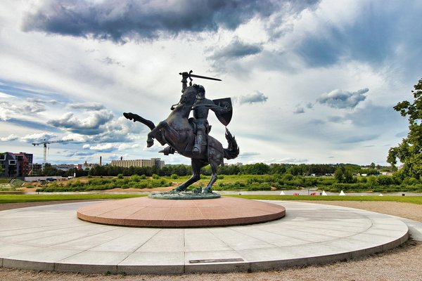 Astuces Malignes pour Dénicher une Location de Vacances à Prix Bas en Dernière Minute